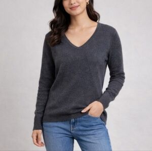 Lord & Taylor 100% Cashmere Gray V-Neck Sweater Size L | Luxury Knit
